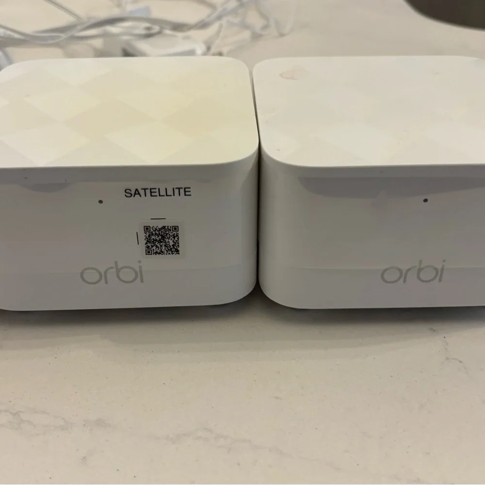 White Wireless Router System - Picture 3 of 3